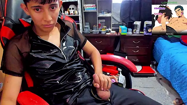 Snapshot of gomitaboy1 chatting on 7, 8, 2026 gomitaboy1 online show from 7, 8, 2026