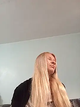 ViktoriaSexi1 online show from 16, 4, 2026