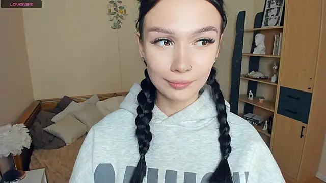 LynnCiprian online show from 8, 4, 2026