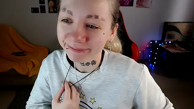 Nica Kawaii online show from 2, 4, 2026