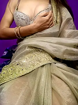 Snapshot of Yours_dannyy chatting on 5, 4, 2026 Yours dannyy online show from 5, 4, 2026