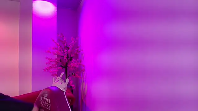 Miia  owens online show from 18, 4, 2026