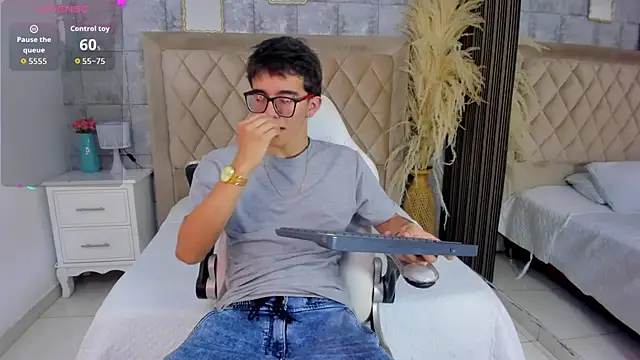 TylerCross  online show from 3, 4, 2026