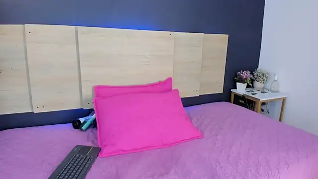 Em1ly jones online show from 16, 3, 2026