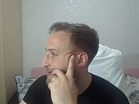 Snapshot of BlondEagleMuscle chatting on 11, 5, 2026 BlondEagleMuscle online show from 11, 5, 2026