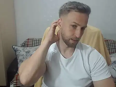 Snapshot of BlondEagleMuscle chatting on 31, 5, 2026 BlondEagleMuscle online show from 31, 5, 2026