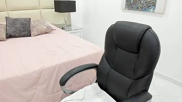 Chloelarsons online show from 27, 5, 2026