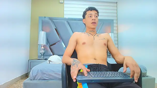 HENRY GREEN2 online show from 28, 3, 2026