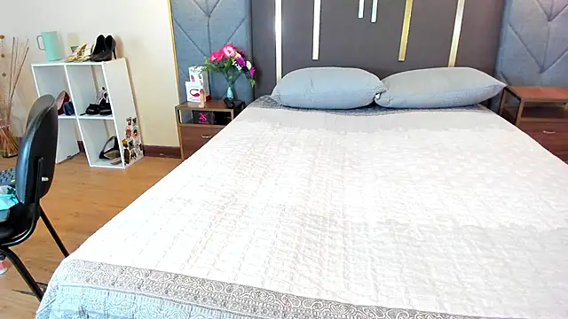 SofiiMontes online show from 6, 4, 2026