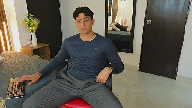 MrAdonis  online show from 15, 4, 2026