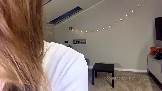 Snapshot of Kissme_Kira chatting on 25, 7, 2026 Kissme Kira online show from 25, 7, 2026