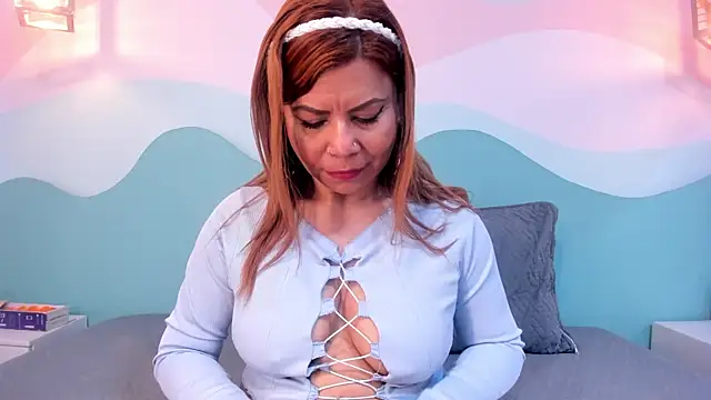 Snapshot of Corina_Taylor12 chatting on 3, 6, 2026 Corina Taylor12 online show from 3, 6, 2026