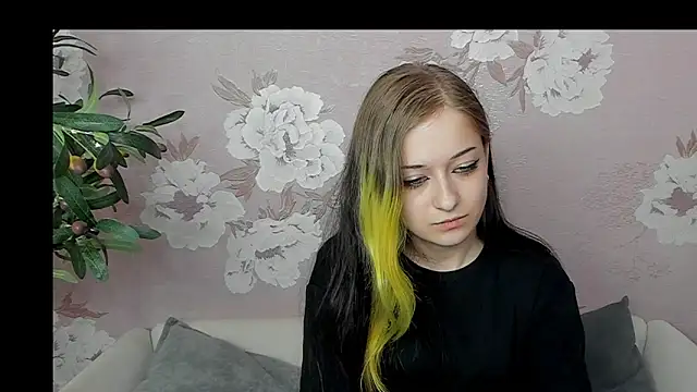 KarriePinilla online show from 7, 3, 2026