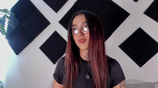 Snapshot of Emily_Rousess chatting on 24, 5, 2026 Emily Rousess online show from 24, 5, 2026