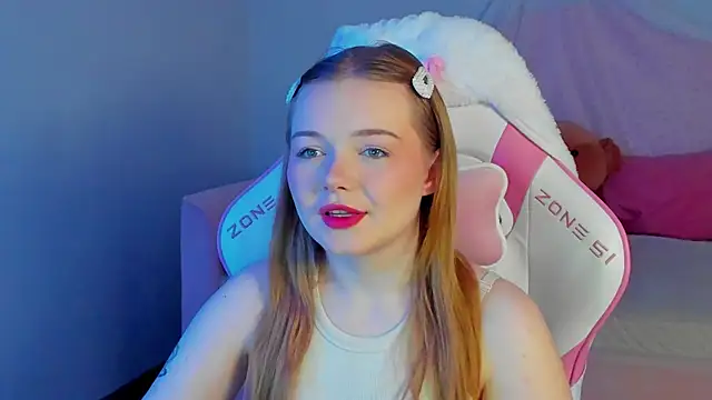Snapshot of ElinaVale chatting on 3, 5, 2026 ElinaVale online show from 3, 5, 2026