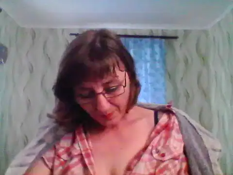 Alisaprice077 online show from 18, 4, 2026