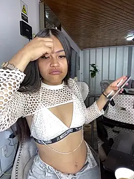 Cloe pink1 online show from 30, 3, 2026