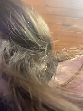 Cloe pink1 online show from 27, 4, 2026