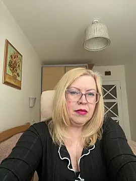JanieLight53 online show from 17, 4, 2026