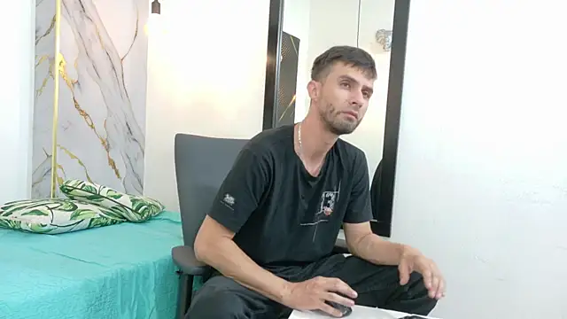 Snapshot of KingOfTemptation chatting on 4, 6, 2026 KingOfTemptation online show from 4, 6, 2026