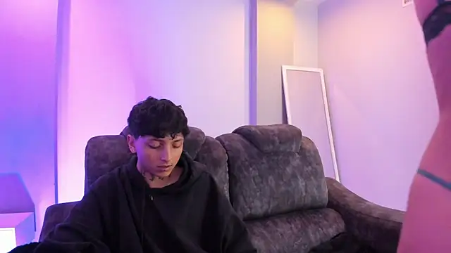 Sky n Zayn online show from 7, 4, 2026