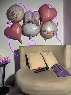 MiaFoxie  online show from 4, 4, 2026