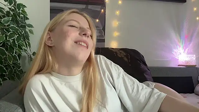 Snapshot of Fanny_Fresh chatting on 26, 6, 2026 Fanny Fresh online show from 26, 6, 2026