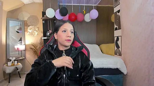 ZaraLuciana online show from 24, 4, 2026