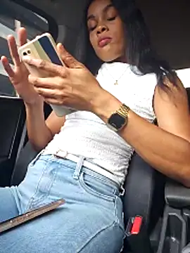 PrettyLeeLee online show from 25, 3, 2026