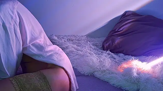 very strange things online show from 15, 5, 2026