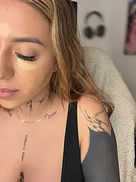 CarolQueen1  online show from 8, 4, 2026