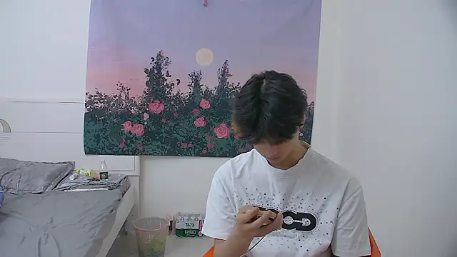 icecream-002 online show from 29, 4, 2026