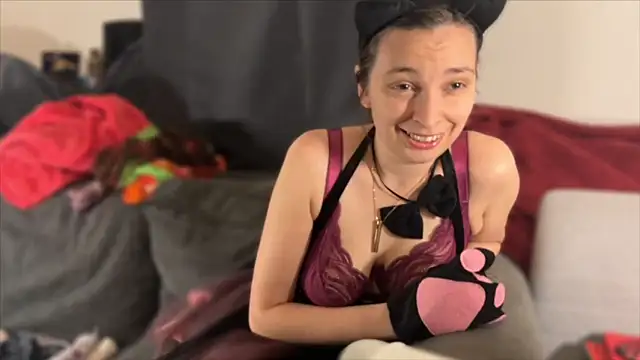 hello katieex online show from 25, 4, 2026