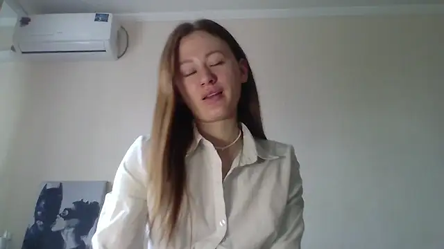 Whisper Of Desire online show from 22, 4, 2026