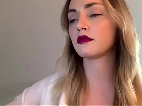 ScarlettSensitive online show from 2, 4, 2026