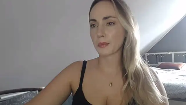 ScarlettSensitive online show from 22, 7, 2026