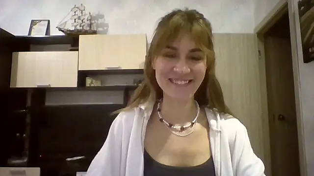 ElenoreHolguin online show from 12, 4, 2026
