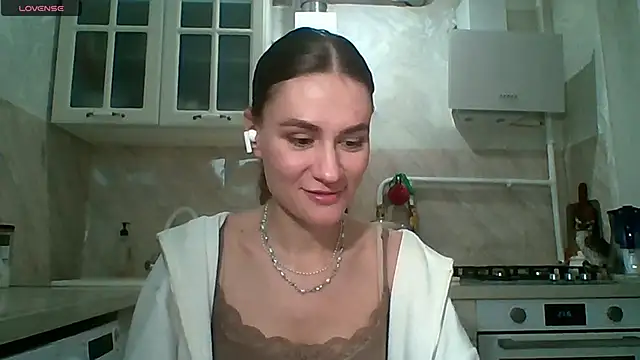 ElenoreHolguin online show from 29, 4, 2026