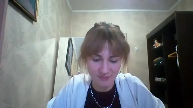 ElenoreHolguin online show from 30, 4, 2026