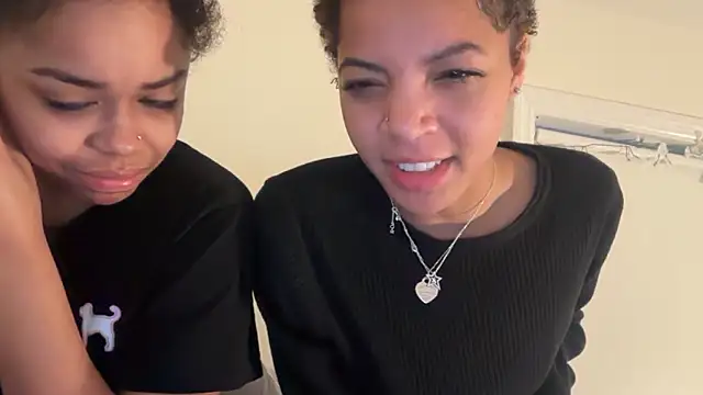 Snapshot of redbonequee chatting on 16, 3, 2026 redbonequee online show from 16, 3, 2026