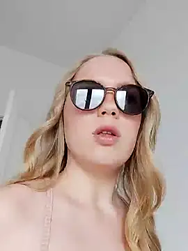 LittleForestELF2 online show from 28, 3, 2026