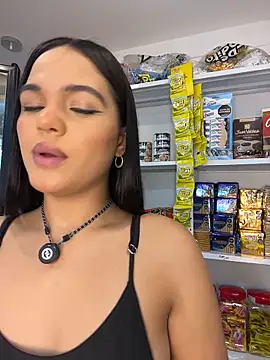 Bella-Ferrer online show from 5, 6, 2026