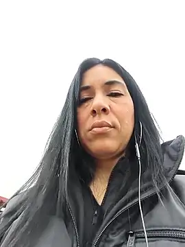 Snapshot of Camillemonroe_ chatting on 29, 4, 2026 Camillemonroe online show from 29, 4, 2026
