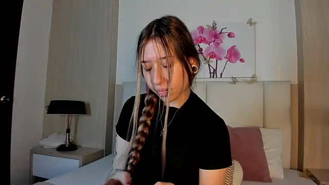 AmberVegaa online show from 12, 4, 2026