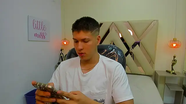 Snapshot of AlessandroFranco chatting on 20, 4, 2026 AlessandroFranco online show from 20, 4, 2026