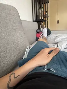 curvedlongdick online show from 20, 4, 2026