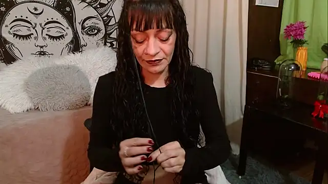  Alexandra Jones online show from 28, 4, 2026