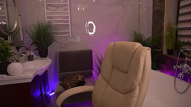 LittleJulii online show from 15, 5, 2026