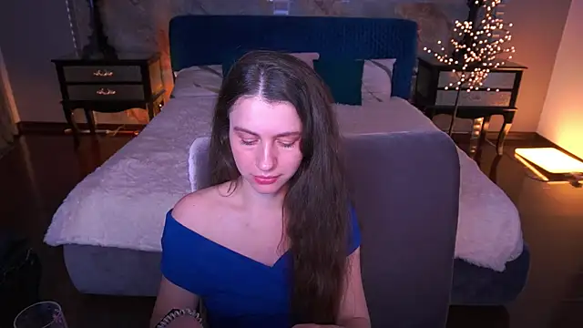 LittleJulii online show from 17, 5, 2026