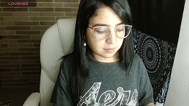 sweet-little online show from 9, 4, 2026